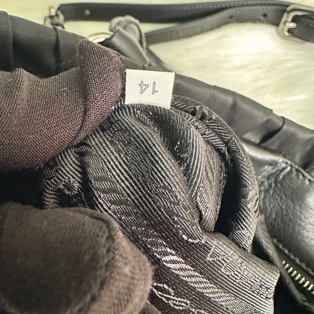 Stunning 2way Black Women's Bag - Picture 10 of 17